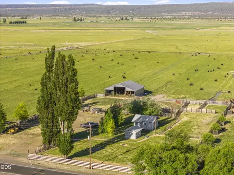 15655 W Langell Valley Rd, Bonanza, OR 97623
