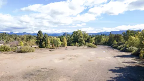 644 Pine Cone Dr, Cave Junction, OR 97523 photo 10