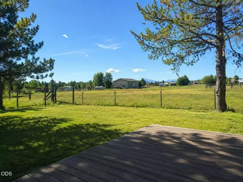 Exterior - 53355 Bridge Dr, La Pine, OR 97739 photo 15 of 16