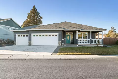 3721 SW Tommy Armour Ln, Redmond, OR 97756