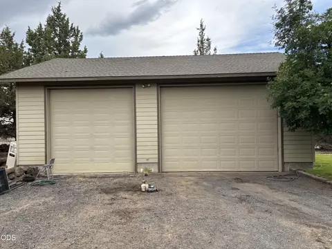 Other - 23348 Chisholm Trl, Bend, OR 97702 photo 8 of 10