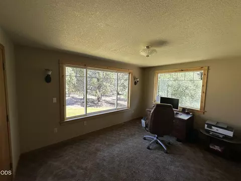 Other - 23348 Chisholm Trl, Bend, OR 97702 photo 5 of 10