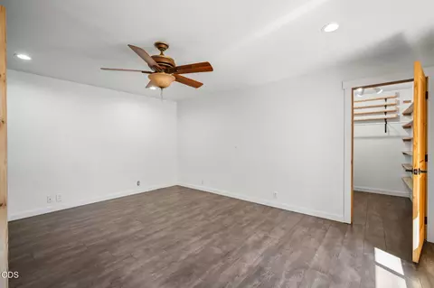 Bedroom - 52917 Shady Ln, La Pine, OR 97739 photo 1 of 11