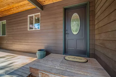 Exterior - 52917 Shady Ln, La Pine, OR 97739 photo 2 of 10
