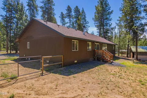 Exterior - 52917 Shady Ln, La Pine, OR 97739 photo 4 of 10