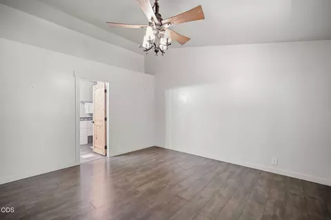Bedroom - 52917 Shady Ln, La Pine, OR 97739 photo 6 of 11