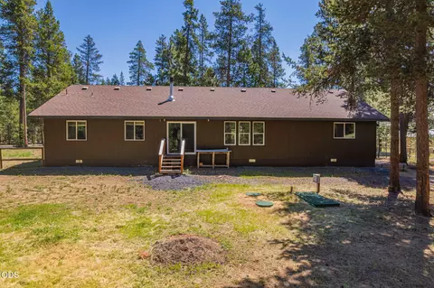 Exterior - 52917 Shady Ln, La Pine, OR 97739 photo 7 of 10