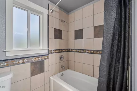 Bath - 52917 Shady Ln, La Pine, OR 97739 photo 3 of 5
