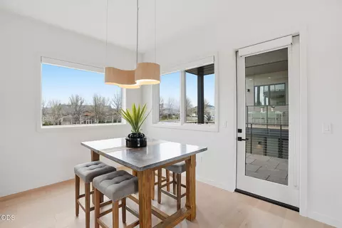 Dining - 210 SW Log Ct, Bend, OR 97702 photo 1 of 2