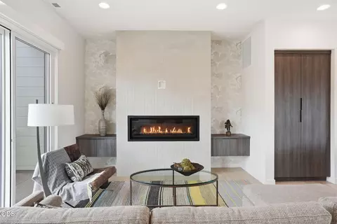 Living - 210 SW Log Ct, Bend, OR 97702 photo 1 of 4