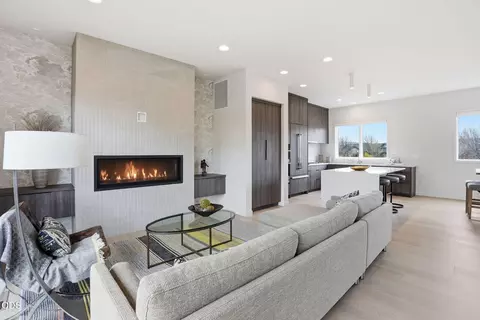 Living - 210 SW Log Ct, Bend, OR 97702 photo 4 of 4