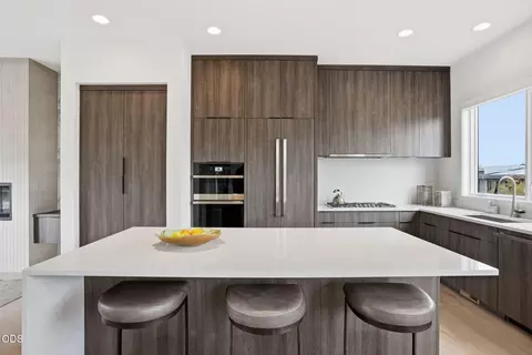 Kitchen - 210 SW Log Ct, Bend, OR 97702 photo 1 of 8
