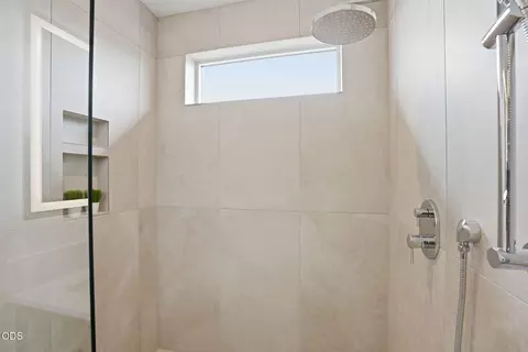Bath - 210 SW Log Ct, Bend, OR 97702 photo 3 of 5