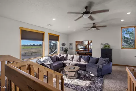 Living - 24605 Dodds Rd, Bend, OR 97701 photo 3 of 3