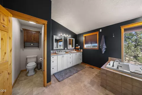 Bath - 24605 Dodds Rd, Bend, OR 97701 photo 1 of 8