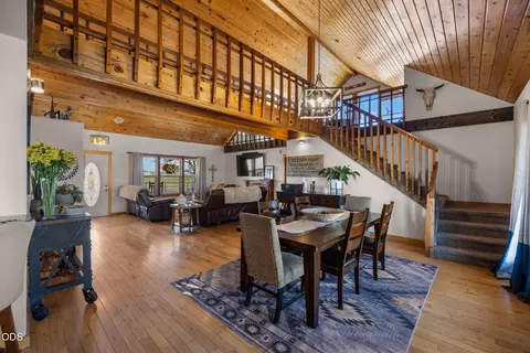 Dining - 24605 Dodds Rd, Bend, OR 97701 photo 1 of 3