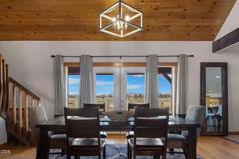 Dining - 24605 Dodds Rd, Bend, OR 97701 photo 2 of 3