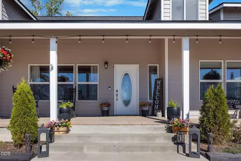 Exterior - 24605 Dodds Rd, Bend, OR 97701 photo 4 of 9