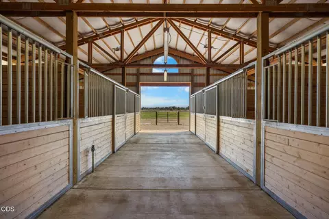 Entry Way - 24605 Dodds Rd, Bend, OR 97701 photo 1 of 3