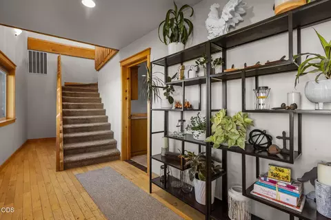 Entry Way - 24605 Dodds Rd, Bend, OR 97701 photo 2 of 3