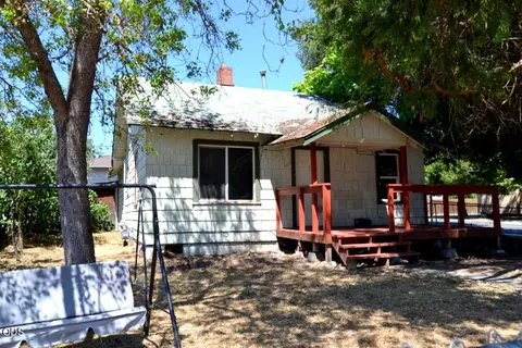 322 SE L St, Grants Pass, OR 97526