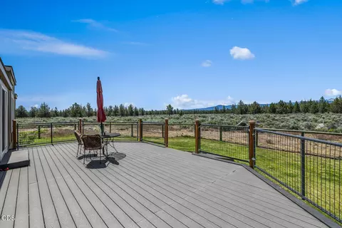 Exterior - 67183 Harrington Loop, Bend, OR 97703 photo 3 of 10