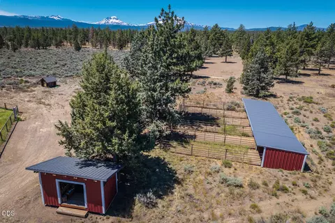 Exterior - 67183 Harrington Loop, Bend, OR 97703 photo 5 of 10
