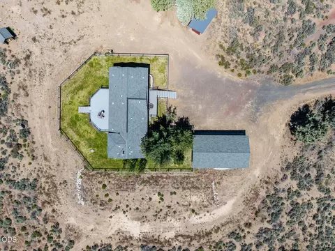 View/Area - 67183 Harrington Loop, Bend, OR 97703 photo 2 of 6