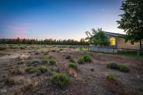 Exterior - 67183 Harrington Loop, Bend, OR 97703 photo 7 of 10