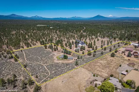 View/Area - 67183 Harrington Loop, Bend, OR 97703 photo 4 of 6
