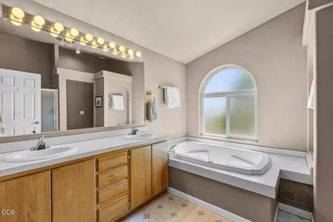 Bath - 67183 Harrington Loop, Bend, OR 97703 photo 1 of 3