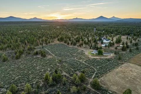 View/Area - 67183 Harrington Loop, Bend, OR 97703 photo 6 of 6