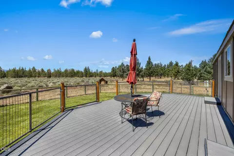 Exterior - 67183 Harrington Loop, Bend, OR 97703 photo 2 of 10