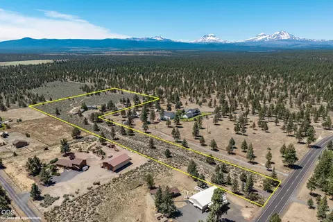 View/Area - 67183 Harrington Loop, Bend, OR 97703 photo 3 of 6