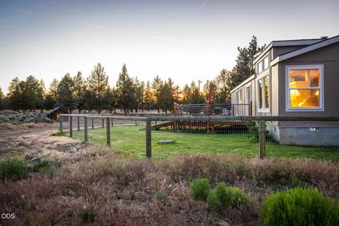 Exterior - 67183 Harrington Loop, Bend, OR 97703 photo 8 of 10