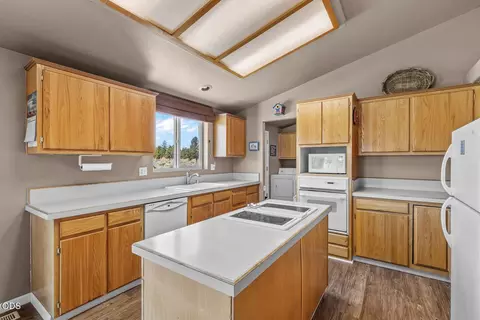 Kitchen - 67183 Harrington Loop, Bend, OR 97703 photo 3 of 3