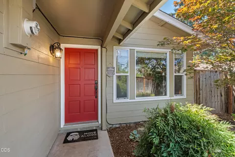 1486 Lawnridge St, Medford, OR 97504