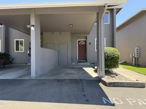 310 NE Terry Ln #1D, Grants Pass, OR 97526