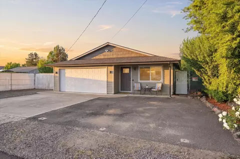 675 Berrydale Ave, Medford, OR 97501