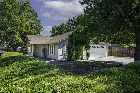 445 Midway Rd, Medford, OR 97501