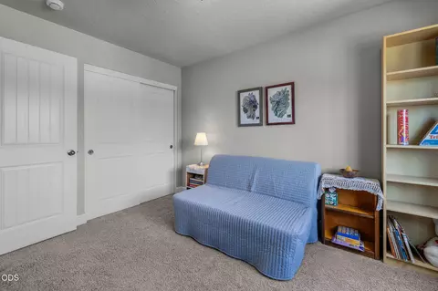 Bedroom - 63348 Lamoine Ln, Bend, OR 97701 photo 5 of 8