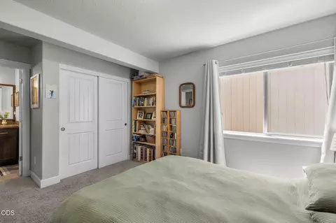 Bedroom - 63348 Lamoine Ln, Bend, OR 97701 photo 7 of 8