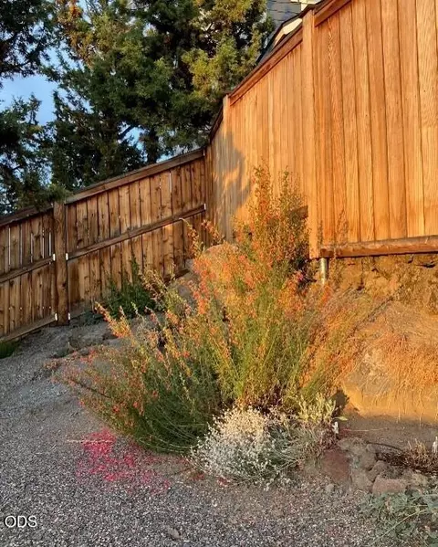 Exterior - 63348 Lamoine Ln, Bend, OR 97701 photo 7 of 7