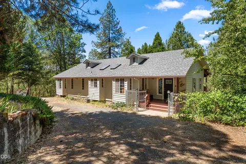 340 El Camino Way, Grants Pass, OR 97526