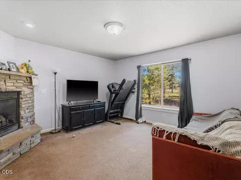 16558 Daisy Pl, La Pine, OR 97739 photo 4
