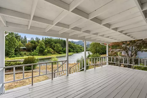 2850 Rogue River Hwy, Grants Pass, OR 97527