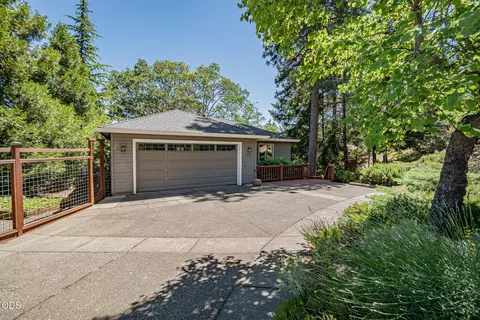 590 Taylor St, Ashland, OR 97520