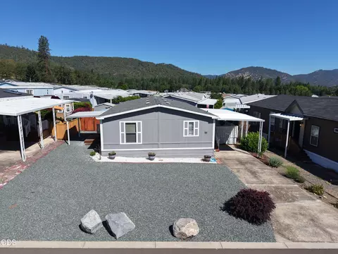8401 Old Stage Rd UNIT 65, Central Point, OR 97502