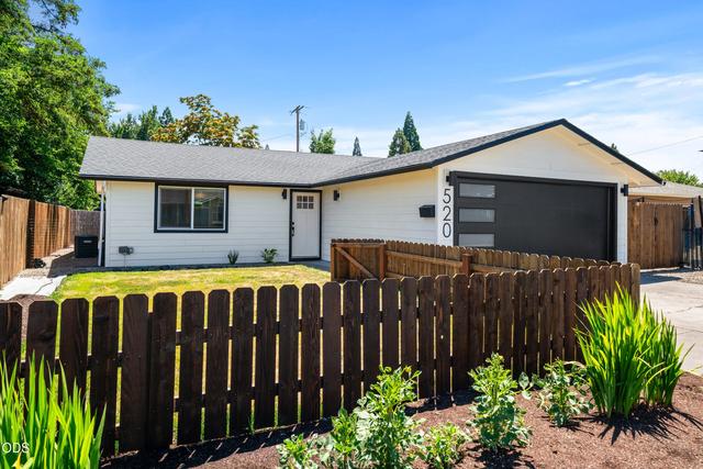 520 Grand Ave, Central Point, OR 97502