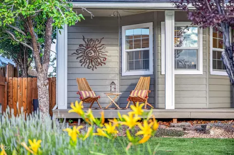 Exterior - 62633 Hawkview Rd, Bend, OR 97701 photo 3 of 11